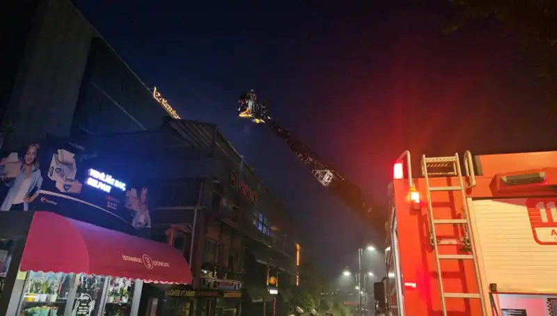 Beşiktaş'ta 3 Katlı Restoranda Yangın: Detaylar ve İlk Bilgiler
