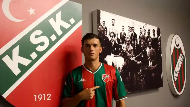 Karşıyaka'da Transfer Hareketliliği: Yeni Yüzler Takıma Katıldı!
