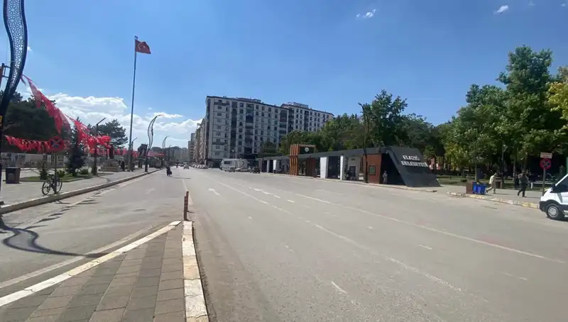 Elazığ'da Korona Korkusu Sokakları Boş Bıraktı: Tehlike İçin Ne Yapılıyor?