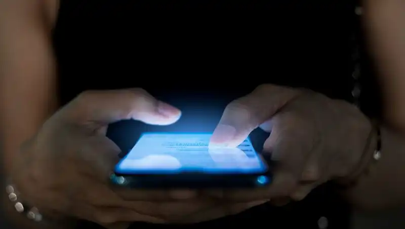 Narsisizmin Gizli Belirtisi: Akıllı Telefon Alışkanlığı Üzerine Şok Edici Gerçekler