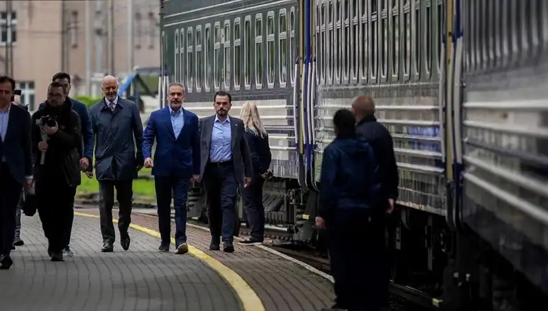Dışişleri Bakanı Fidan, Ukrayna'da İkili İlişkileri Güçlendirdi