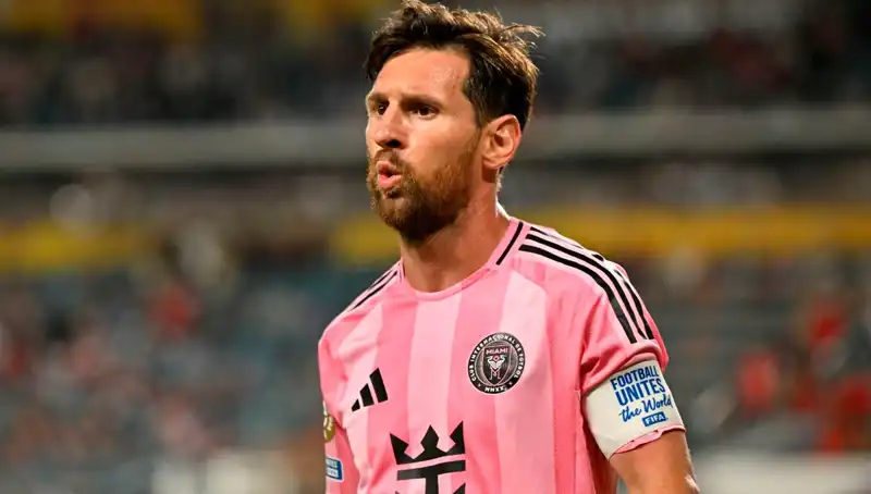 Messi’nin Debüt Maçında Şok Ayrıntılar: Direkten Dönen Son Dakika Şutu