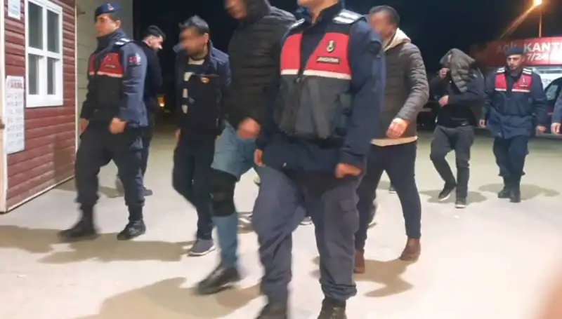 Bağ Evinde Uyuşturucu Partisi: Baskın ve Gözaltılar