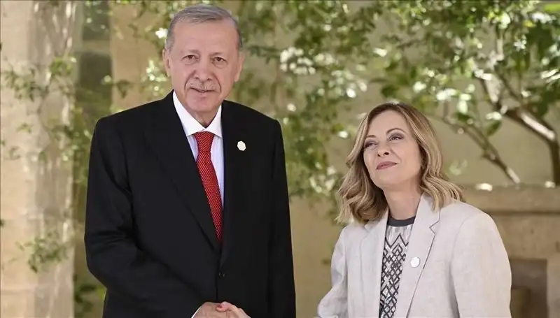 İstanbul'da Akdeniz Zirvesi: Liderler Buluşuyor, İş Birliği Artıyor
