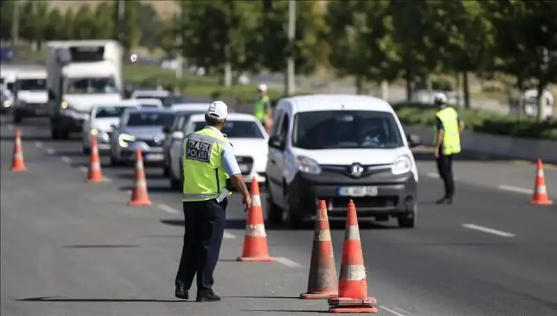Tünel Kapama Eylemiyle Dikkat Çeken Konvoy, Kentte Tartışmalara Neden Oldu