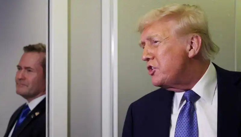 Trump'ın Sızdırdığı Planlar Sonrası Waltz'a Görevden Alma Şoku: Detaylar Ortaya Çıktı