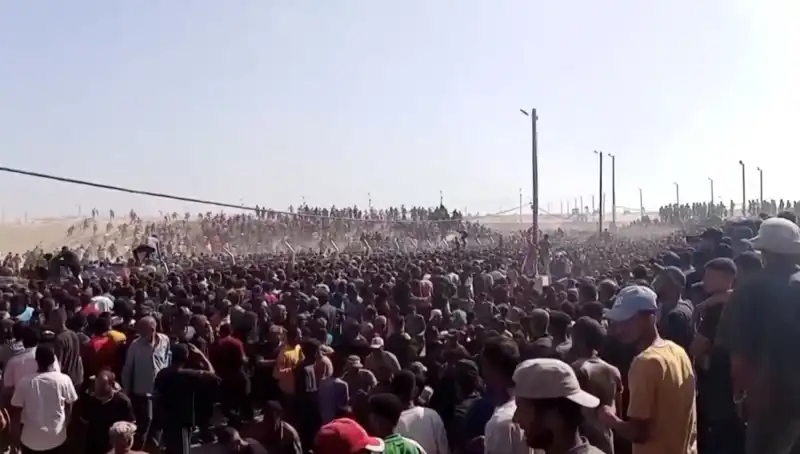 İsrail'in Gazze'de Gerçekleştirdiği Saldırı: Yardım Noktasında 26 Can Kaybı