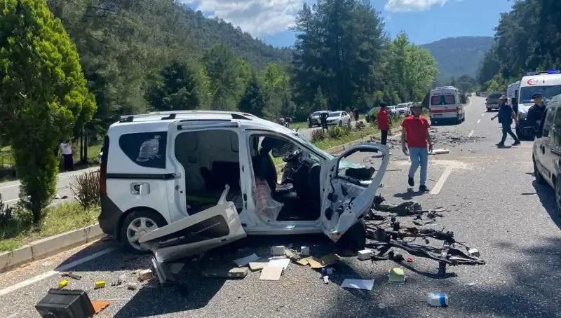 Marmaris’te Feci Trafik Kazası: Can Kaybı ve Yaralılarla Dolup Taşan Olay