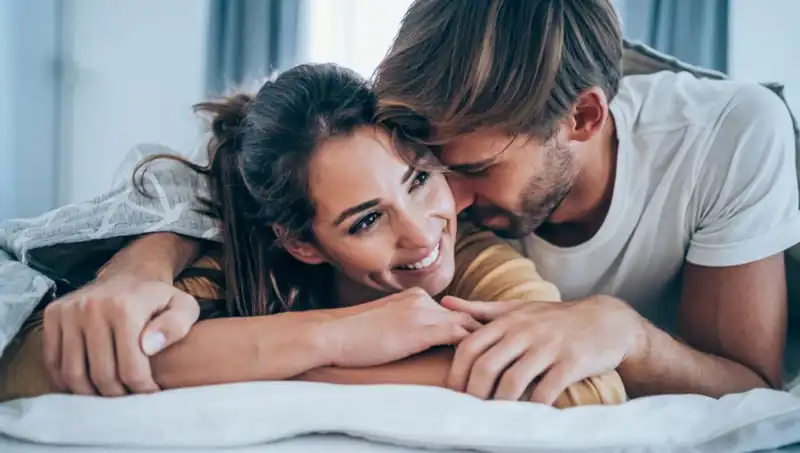 Eşinizle İlişkinizi Güçlendirecek 5 Gizli Konu Belirleyin