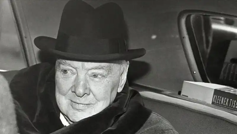Tarihi Churchill’in Bekar Evi Satışta: 3,75 Milyon Sterlinle Yeni Sahibini Arıyor!