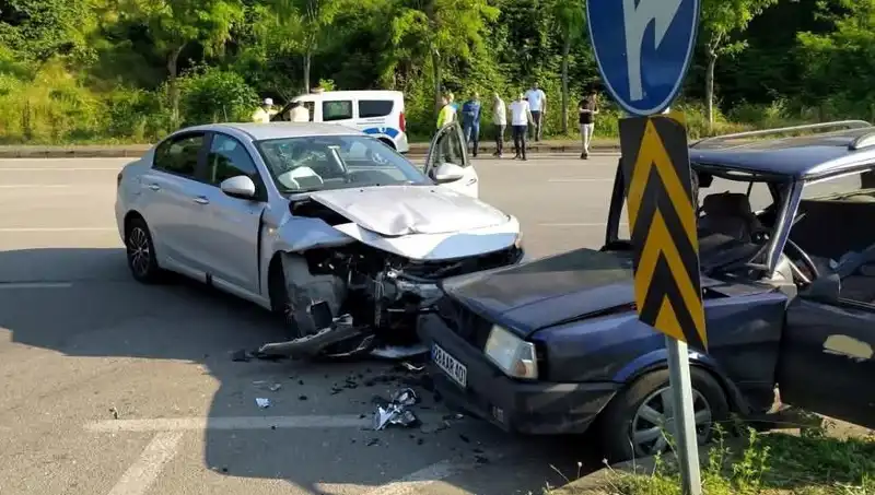 Görele'de Feci Trafik Kazası: Sürücü Araç Camından Fırladı