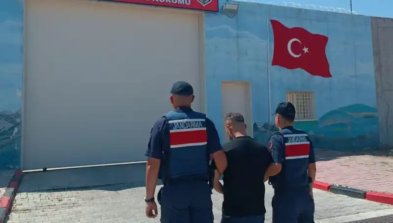 Afyon'da Farklı Suçlardan Aranan 9 Kişi Yakalandı: Detaylar Ortaya Çıktı