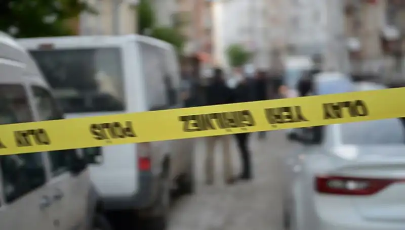İstanbul'da Satır ve Bıçağın Kanlı Çatışması: 1 Ölü, 1 Yaralı