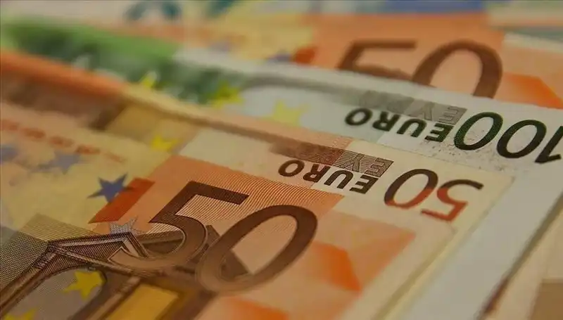Euro, Tarihinin Zirvesinden Gerileyerek Yeni Bir Döneme Girdi
