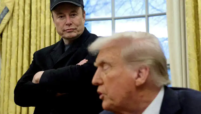 Elon Musk Trump Kabinesinden Ayrıldı: Yeni Yollar mı Açılıyor?