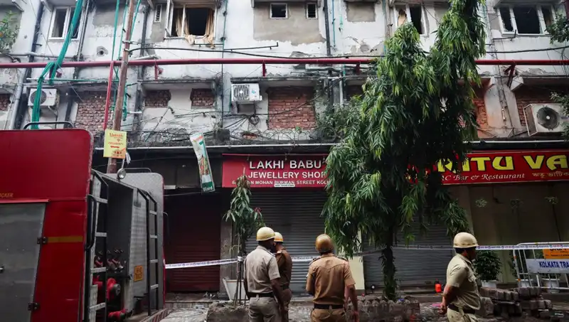Hindistan'daki Otel Yangınında Can Kaybı: 15 Kişi Hayatını Kaybetti