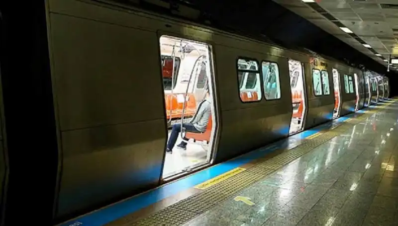 İstanbul'da Metro Duraklarının Kapatılması: Sebepler ve Etkileri