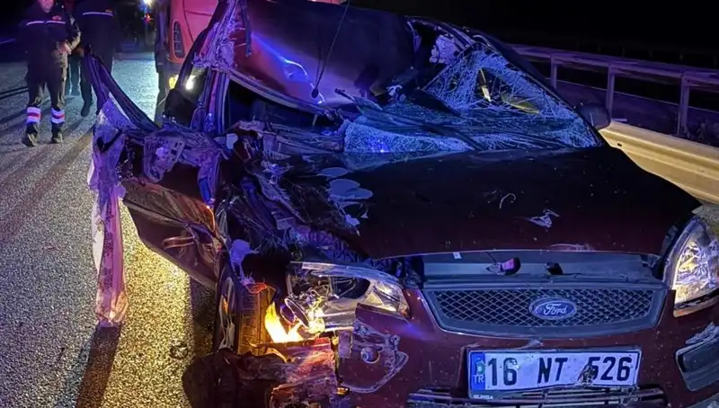 Afyonkarahisar'da Otomobil ve TIR Çarpıştı, 4 Kişi Yaralandı