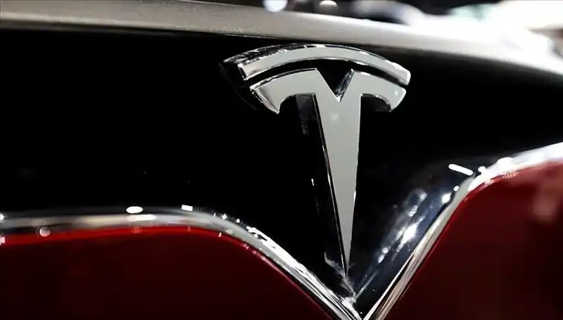 Tesla'da Kriz: Ucuz Model Tartışmaları ve HW3 Sahiplerinin FSD Beklentileri