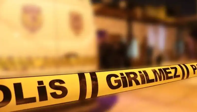İzmir'de Aile İçi Kavga Kanlı Bitti: 4 Kişi Ağır Yaralı