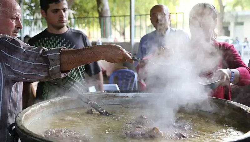 Gadir-i Hum Bayramı’nın Anlamı ve Kutlama Gelenekleri Hakkında Bilgilendirme